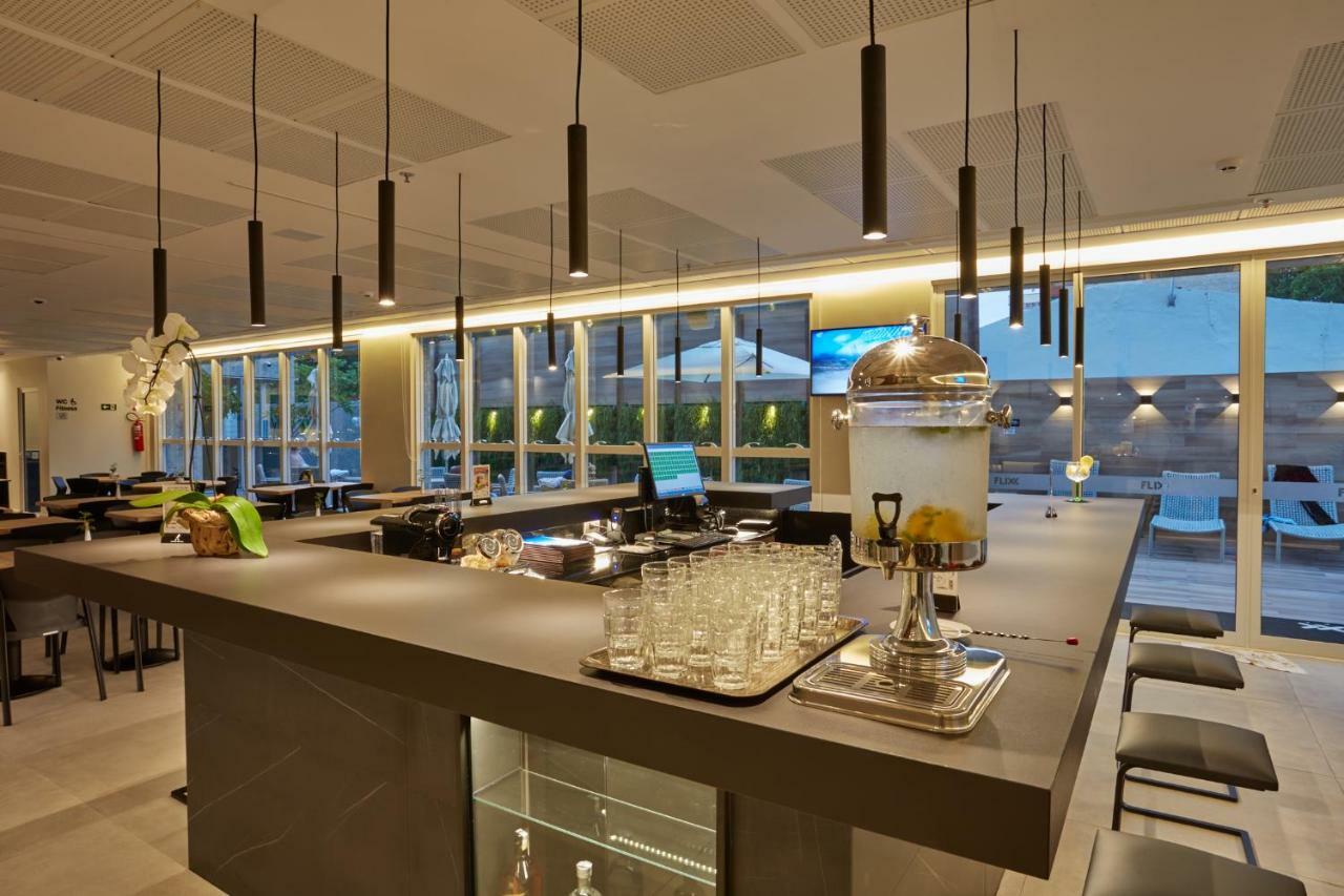 Flix Hotel